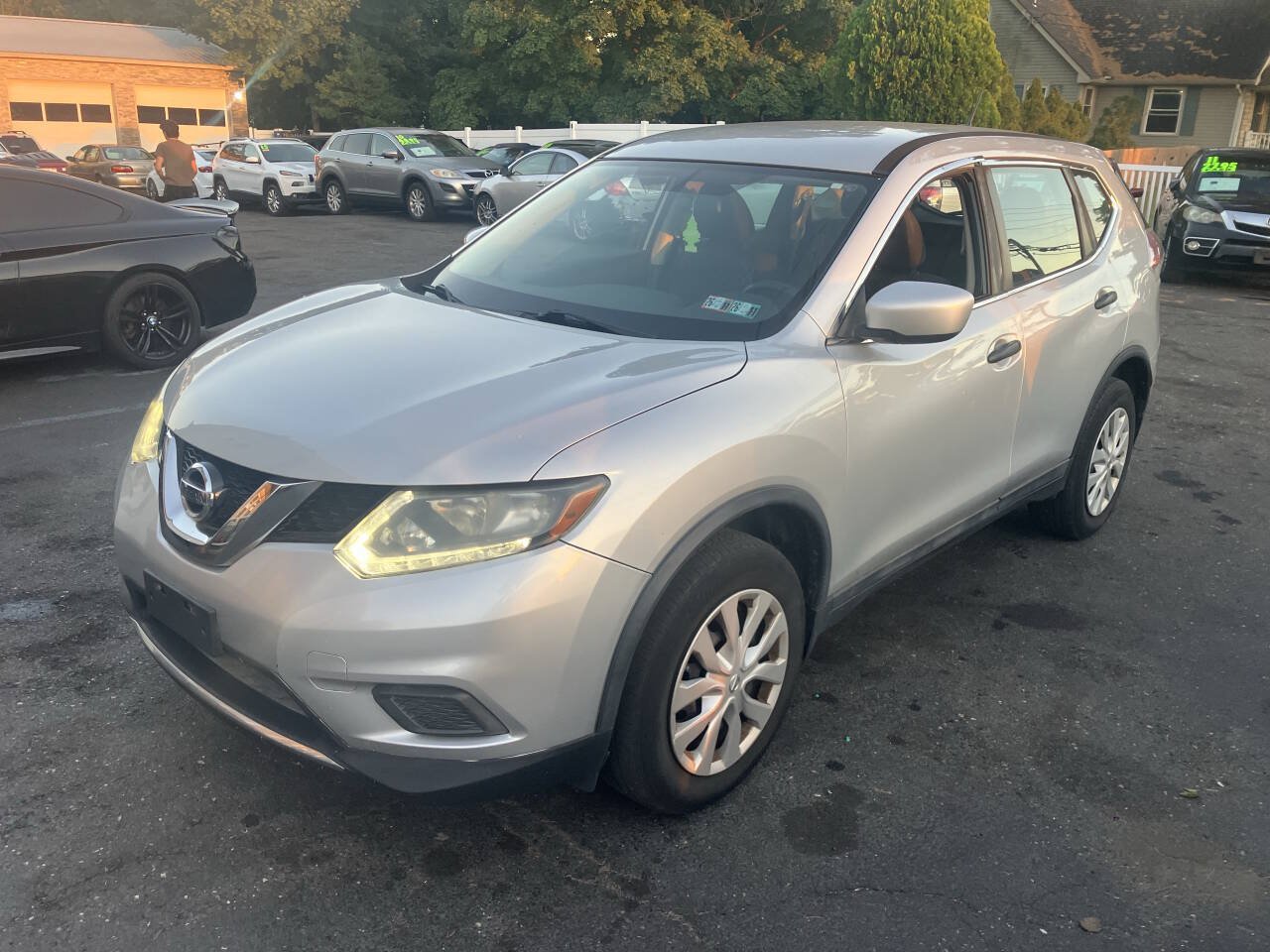 Used 2016 Nissan Rogue S AWD/4WD image 1