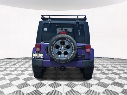 Used 2018 Jeep Wrangler Unlimited Sahara AWD/4WD image 4