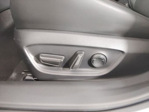 Used 2025 Toyota Prius XLE image 13