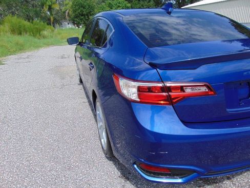 Used 2017 Acura ILX FWD image 8