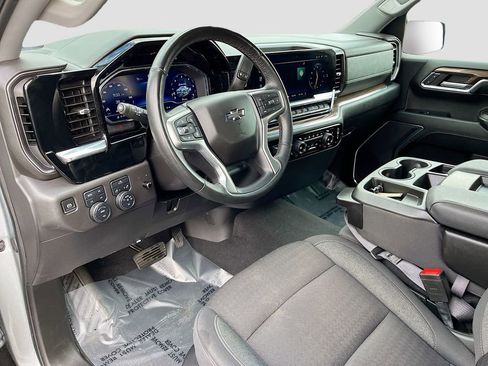 Used 2024 Chevrolet Silverado 1500 RST w/ Z71 Off-Road Package AWD/4WD image 9