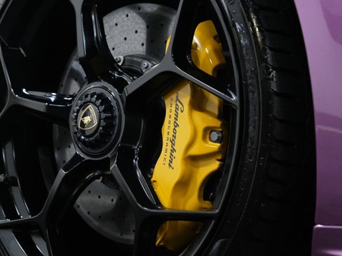 Used 2024 Lamborghini Huracan EVO image 31