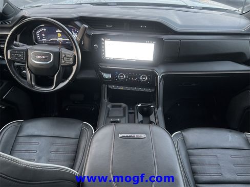 Used 2024 GMC Sierra 2500 AT4X image 5