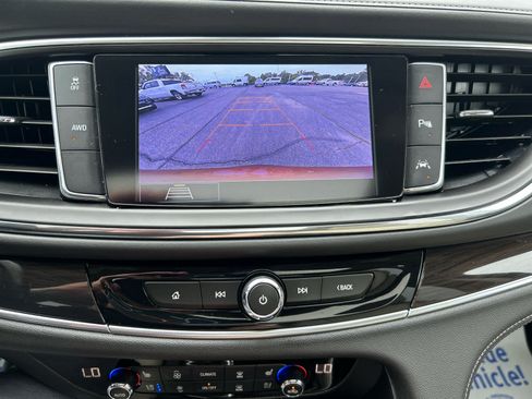 Used 2020 Buick Enclave Premium w/ Sun and Sites Package AWD/4WD image 19