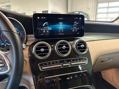 Used 2022 Mercedes-Benz GLC 300 GLC 300 Premium Package image 25