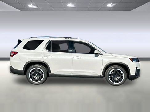 New 2026 Honda Pilot Touring image 7