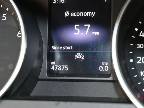 Used 2020 Volkswagen Tiguan SE R-Line image 34