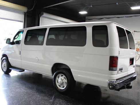 Used 2008 Ford E-350 and Econoline 350 XL RWD image 5