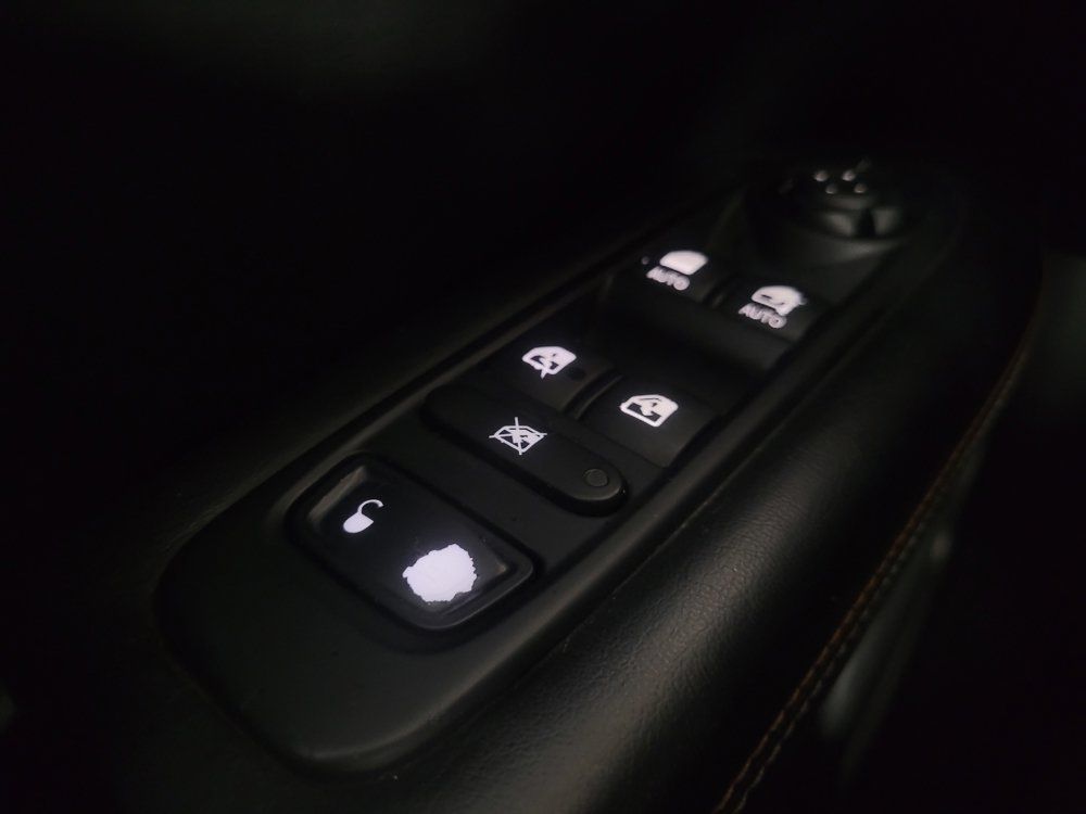 Used 2018 Jeep Compass Latitude w/ Cold Weather Group AWD/4WD image 27