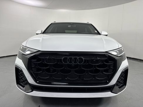 Used 2025 Audi Q8 Premium Plus w/ Premium Plus Package image 3