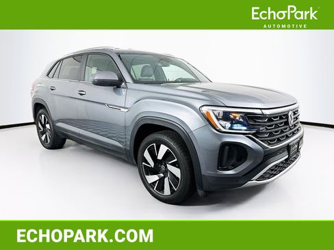 Used 2025 Volkswagen Atlas Cross Sport SE image 1