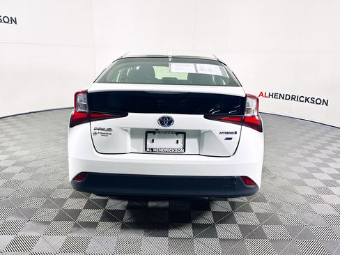 Used 2022 Toyota Prius L Eco image 4