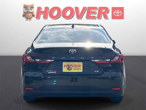 Used 2025 Toyota Camry LE image 3