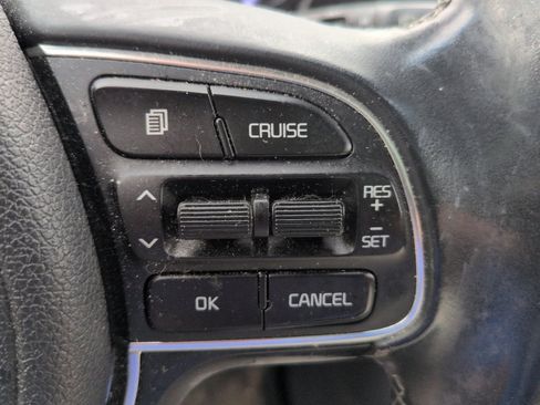 Used 2021 Kia Niro LXS FWD image 17