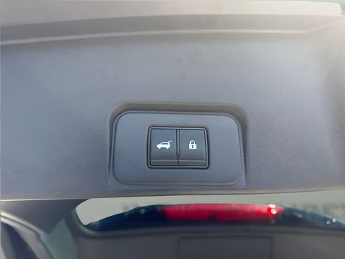 Used 2023 Nissan Rogue SL FWD image 18