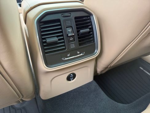 Used 2023 Porsche Macan S image 27