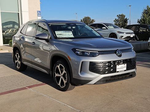 New 2026 Volkswagen Tiguan SE AWD/4WD image 2