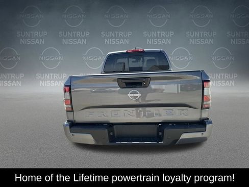 Used 2025 Nissan Frontier SV image 4