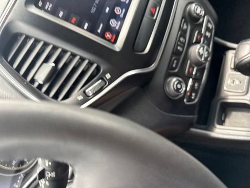 Used 2022 Jeep Cherokee Latitude Lux FWD image 18