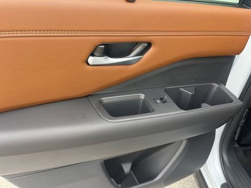 New 2026 Nissan Pathfinder Platinum image 29