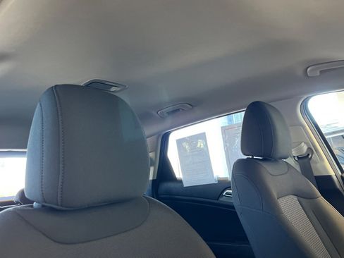 Used 2024 Kia Sportage LX image 17