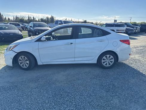 Used 2016 Hyundai Accent SE w/ Option Group 02 image 8