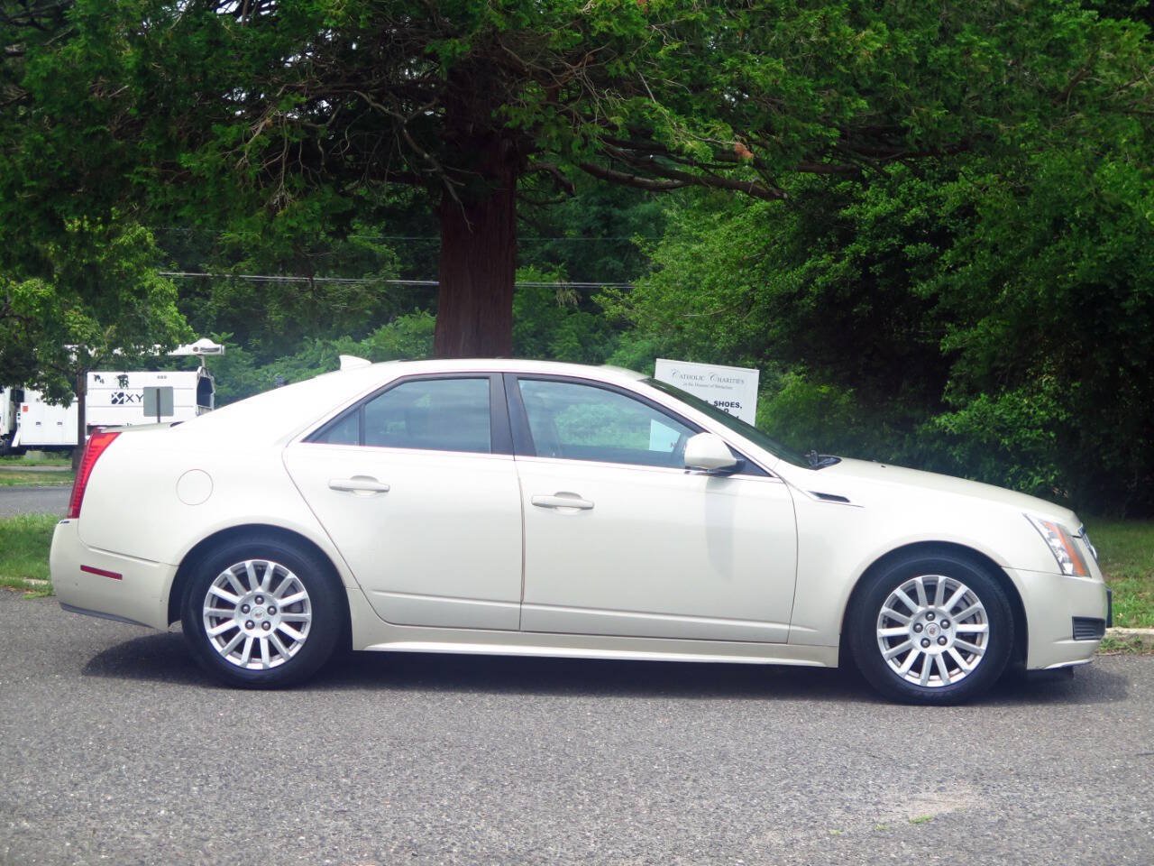 Used 2011 Cadillac CTS Luxury AWD/4WD image 5