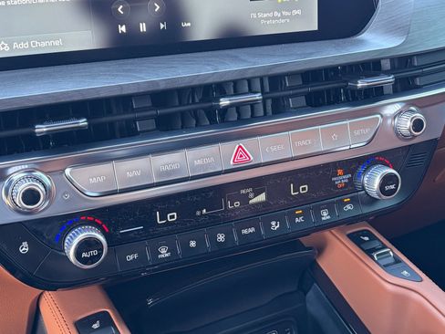 Certified 2025 Kia Telluride SX Prestige X-Line AWD/4WD image 27