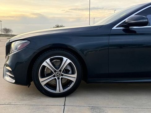 Used 2018 Mercedes-Benz E 300 4MATIC image 5