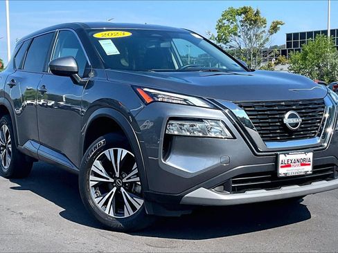 Used 2023 Nissan Rogue SV AWD/4WD image 2