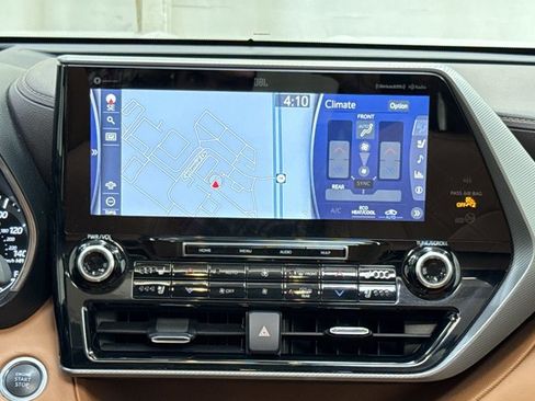 Used 2021 Toyota Highlander Platinum image 21