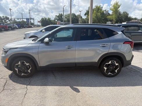Used 2024 Kia Seltos EX FWD image 4