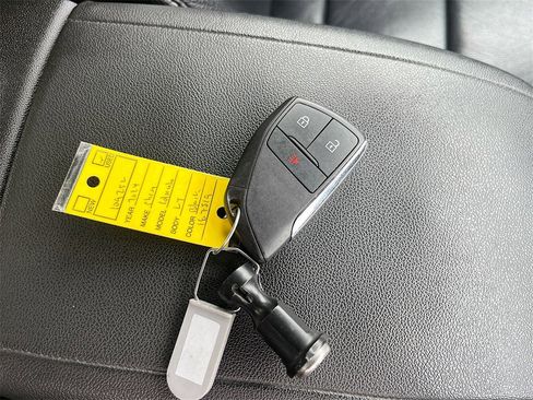 Used 2024 Chevrolet Colorado LT w/ LT Convenience Package image 31