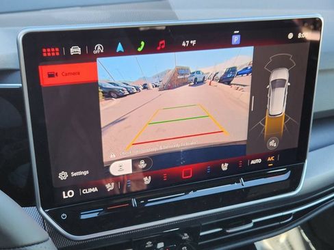 New 2026 Volkswagen GTI SE FWD image 8