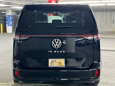 Certified 2025 Volkswagen ID. Buzz Pro S RWD image 35
