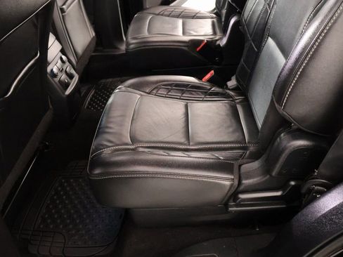 Used 2018 Ford Explorer Platinum image 14