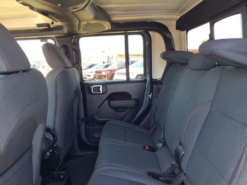 New 2026 Jeep Gladiator Sport AWD/4WD image 14