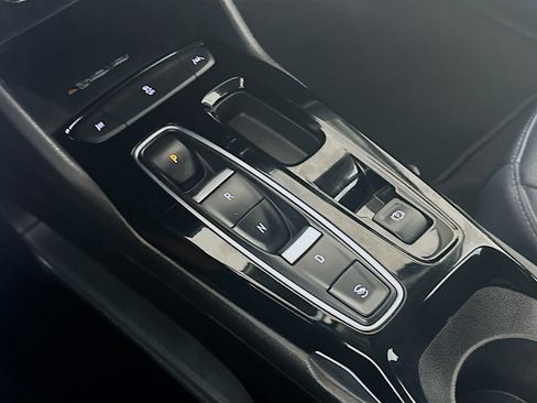 Used 2022 Chevrolet Bolt EUV Premier image 25