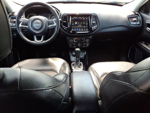 Used 2018 Jeep Compass Latitude w/ Popular Equipment Group AWD/4WD image 11