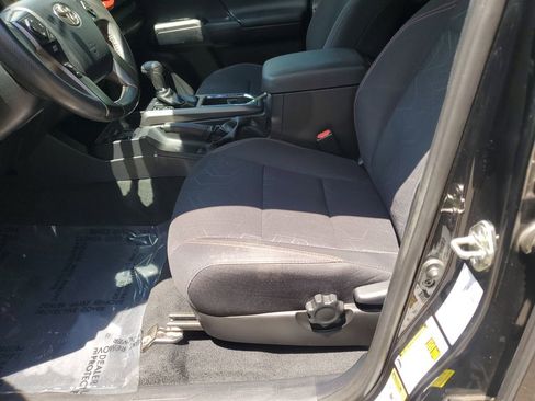 Used 2017 Toyota Tacoma TRD Sport w/ Tow Package RWD image 21