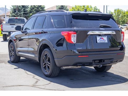Used 2023 Ford Explorer XLT w/ Class IV Trailer Tow Package AWD/4WD image 5
