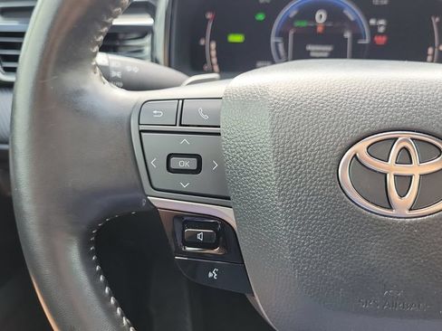 Used 2025 Toyota Camry SE w/ Convenience Package FWD image 20