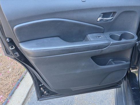 Used 2017 Honda Pilot Touring image 39