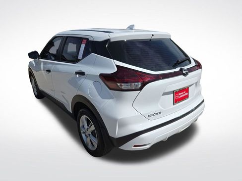 Used 2025 Nissan Kicks Play S FWD image 3
