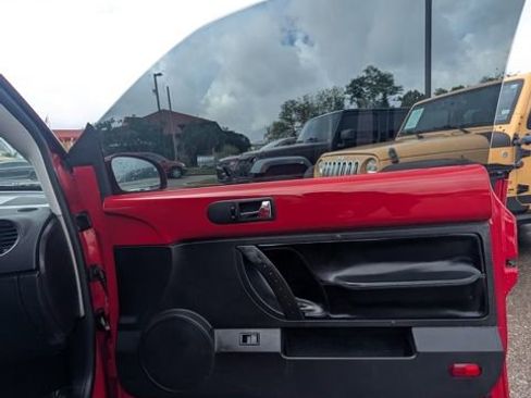 Used 2008 Volkswagen Beetle SE image 16