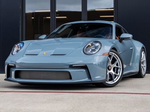 Certified 2024 Porsche 911 S/T image 1