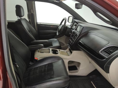 Used 2017 Dodge Grand Caravan SXT FWD image 21