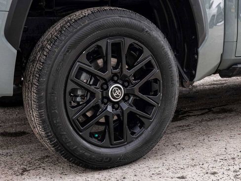 Used 2024 Toyota Tundra Limited image 9