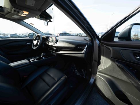 Used 2023 Nissan Rogue SV w/ SV Premium Package image 26