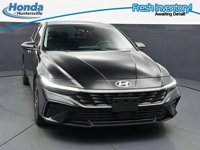 Used 2024 Hyundai Elantra SEL w/ Convenience Package